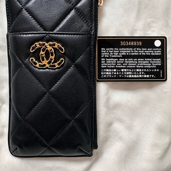 Chanel Black Quilted Leather Wallet and phone holder - Picture 6 of 9